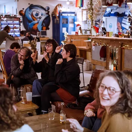 Le Flaneur אכסניה *