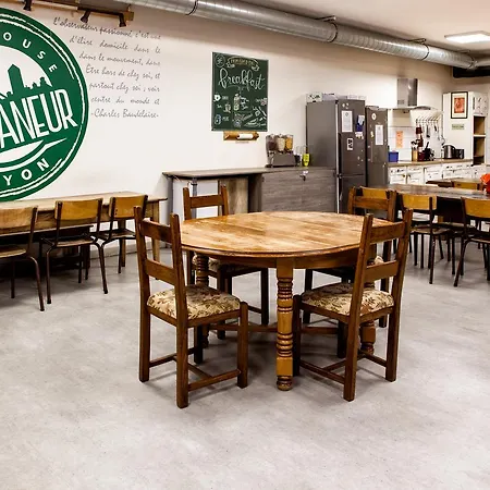 Le Flaneur אכסניה *