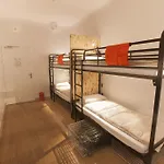 Le Flaneur Hostel *